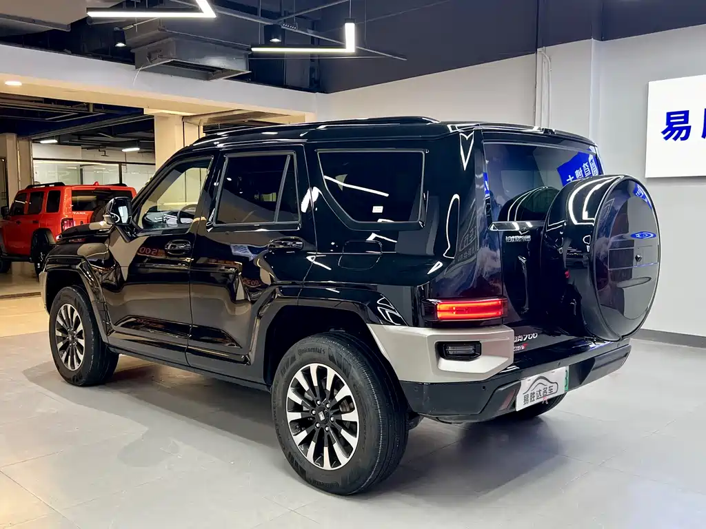 TANK TANK 700 NEW ENERGY