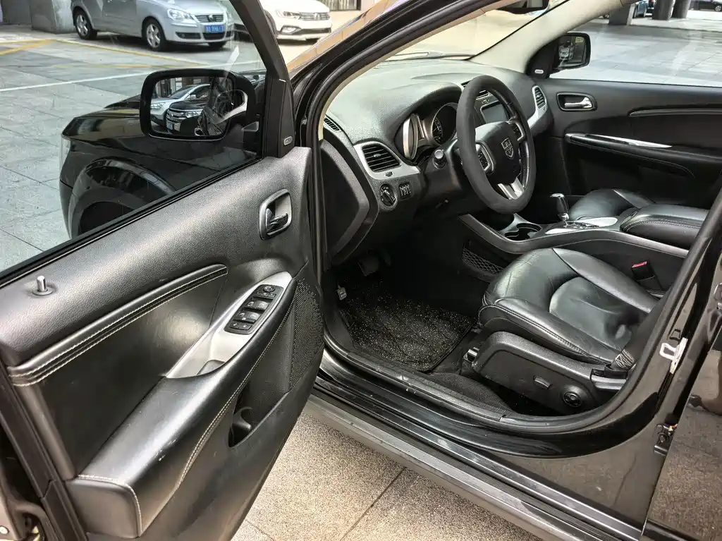 Dodge Journey — миниатюра 4
