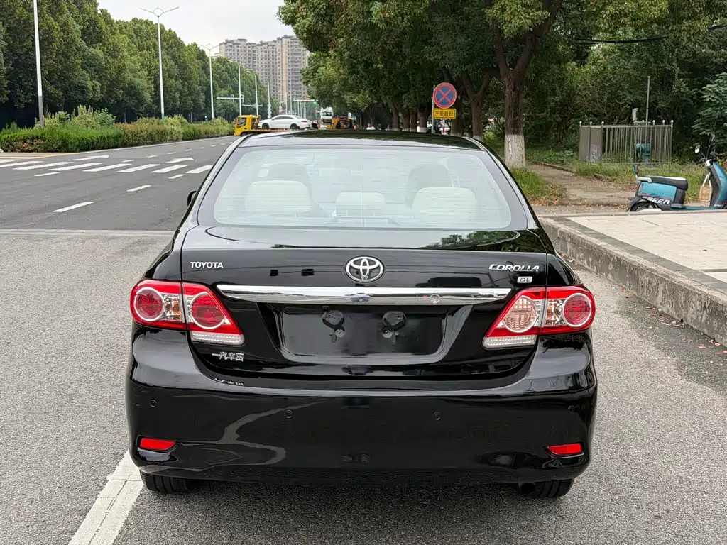 Toyota Corolla — миниатюра 5