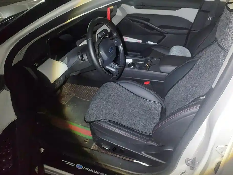 Ford Mondeo — миниатюра 9