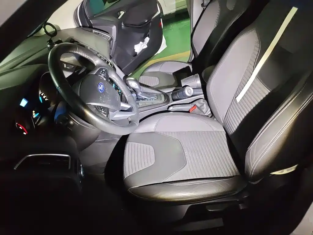 Ford Focus — миниатюра 11