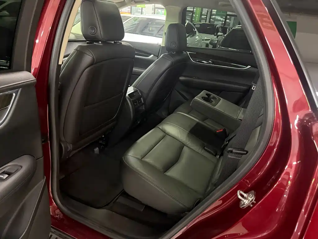 Cadillac XT5 — миниатюра 8