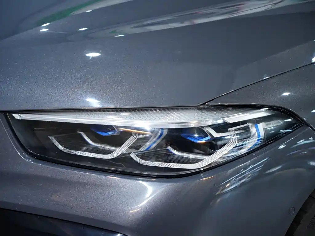 BMW M8 — миниатюра 4