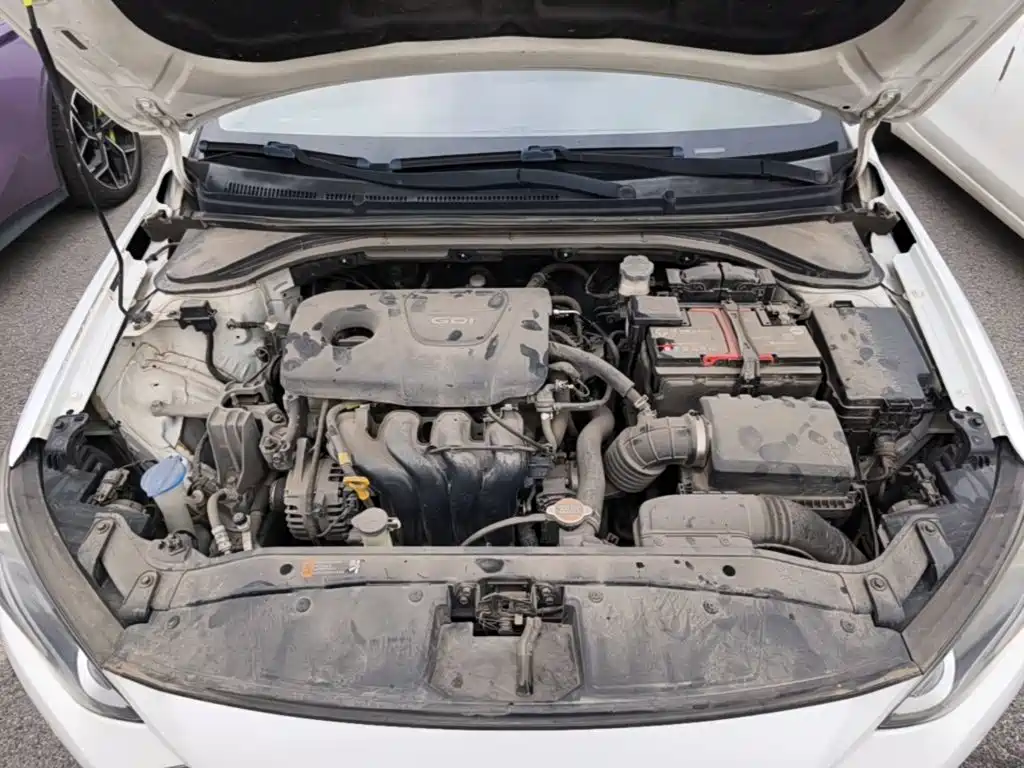 Hyundai Elantra — миниатюра 11