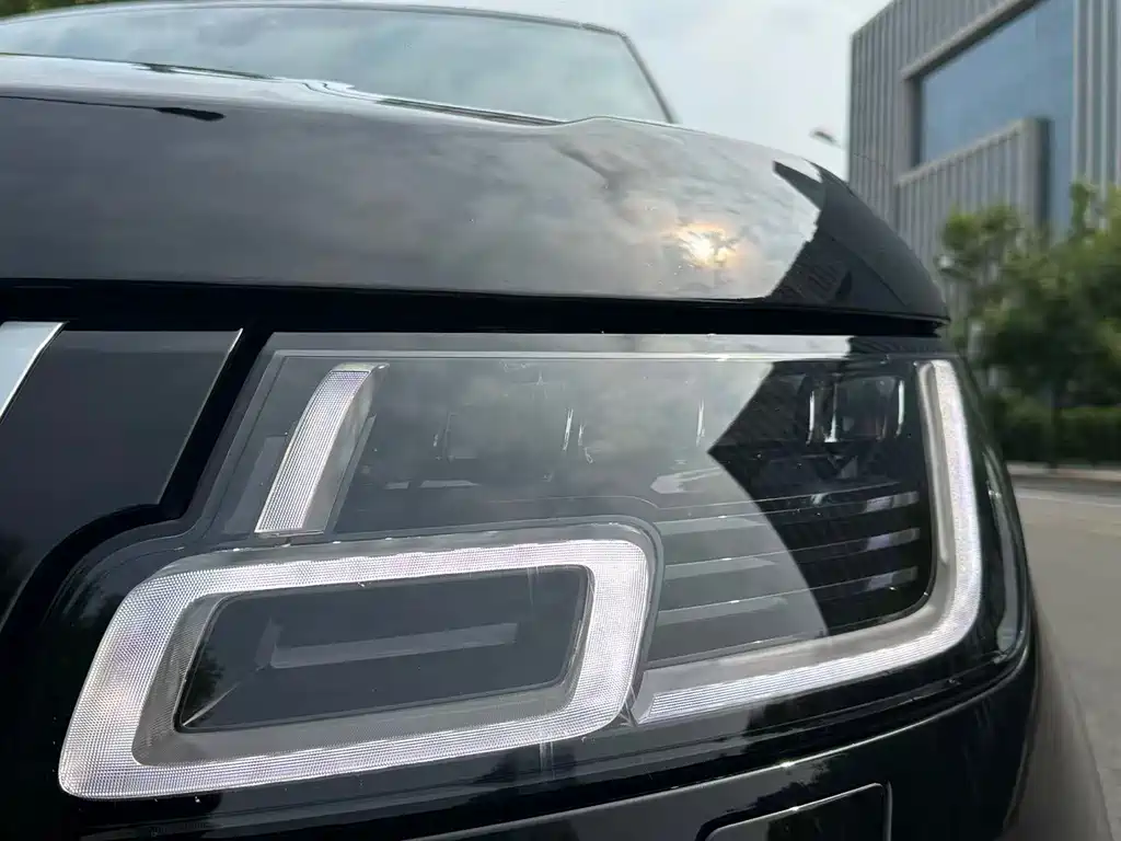Land Rover Range Rover — миниатюра 3
