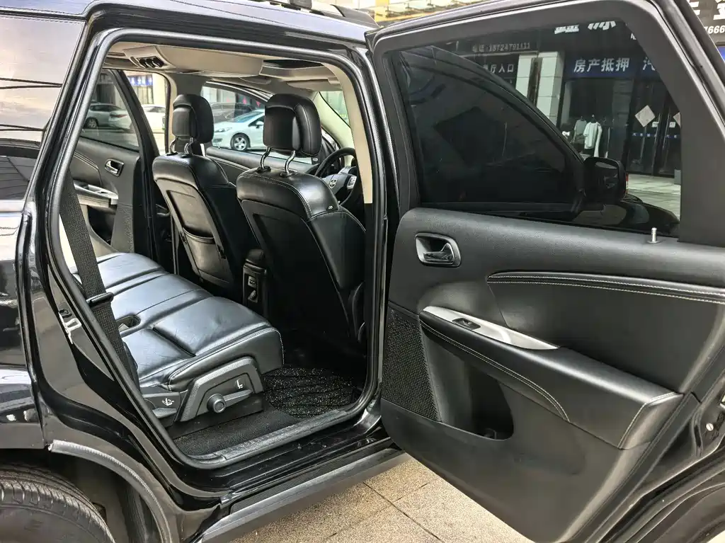 Dodge Journey — миниатюра 8