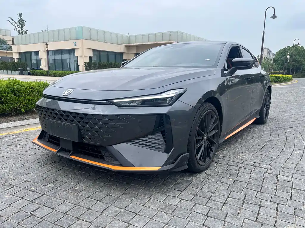 2024 Changan UNI-V - zdjęcie 1 z 9