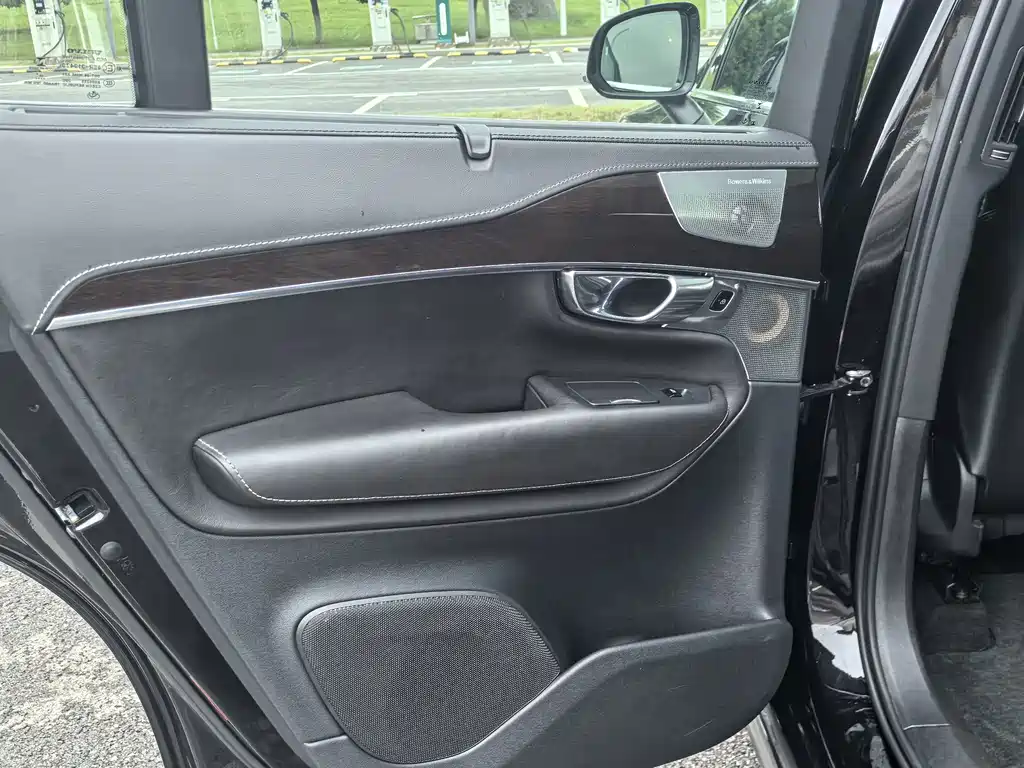 Volvo XC90 — миниатюра 15