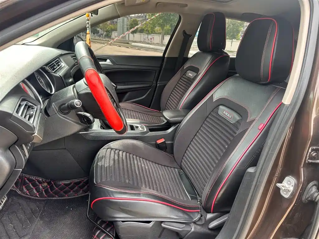 Peugeot 408 2015 1.2T AT Luxury