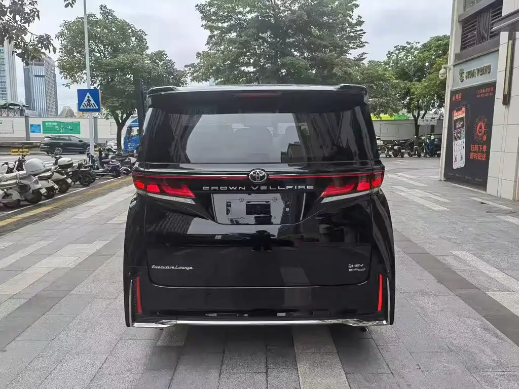 Toyota Vellfire — миниатюра 7