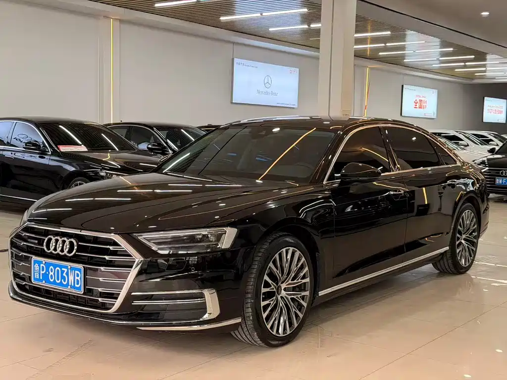 AUDI A8