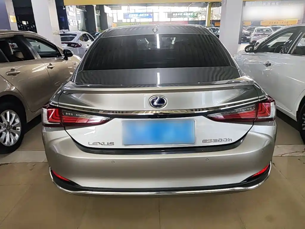 Lexus ES 2021 300h