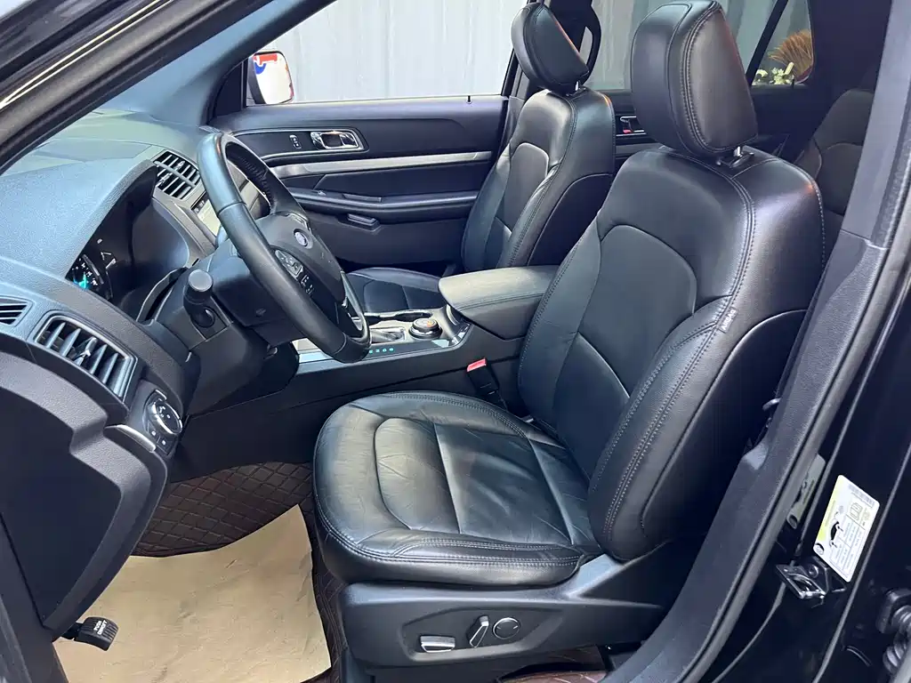 Ford Explorer (Import) — миниатюра 11