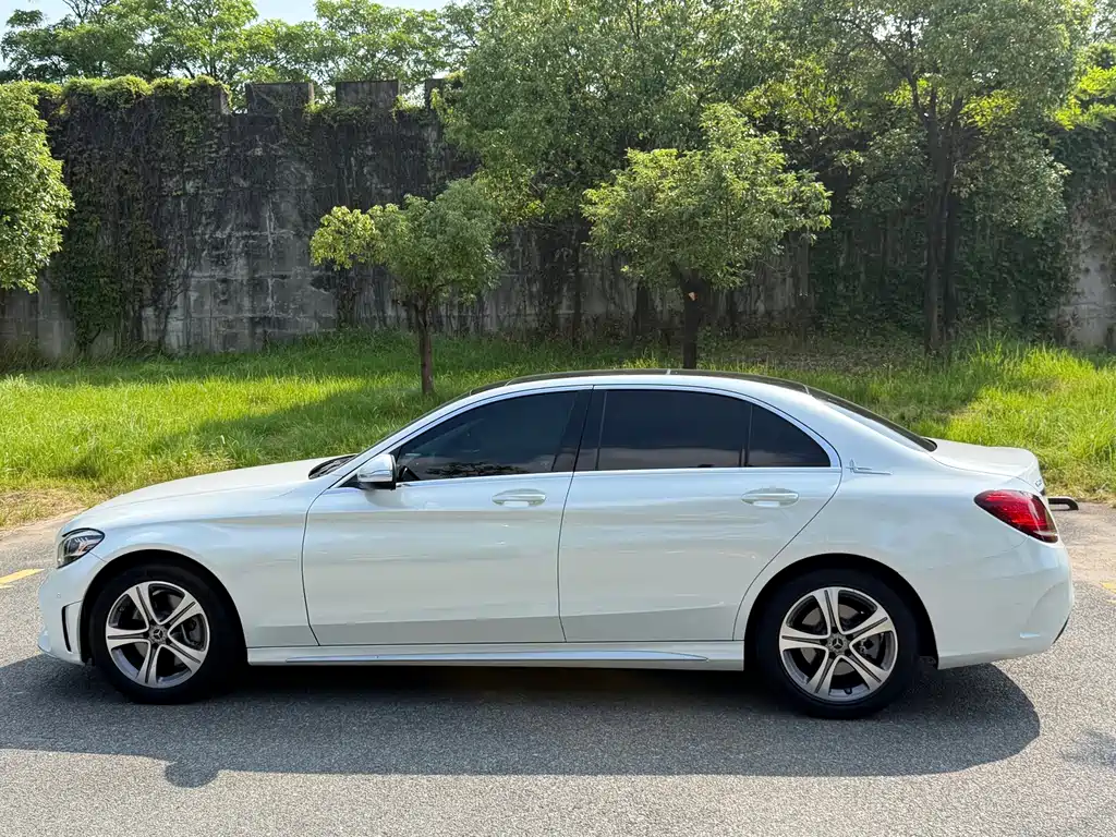 Mercedes-Benz C-Class — миниатюра 4