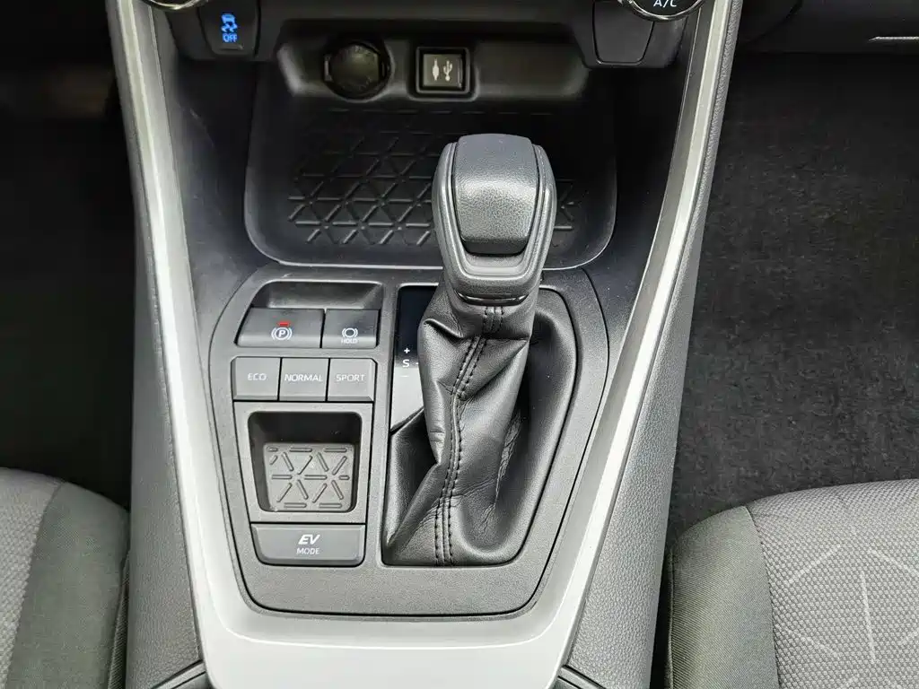 Toyota RAV4 — миниатюра 13