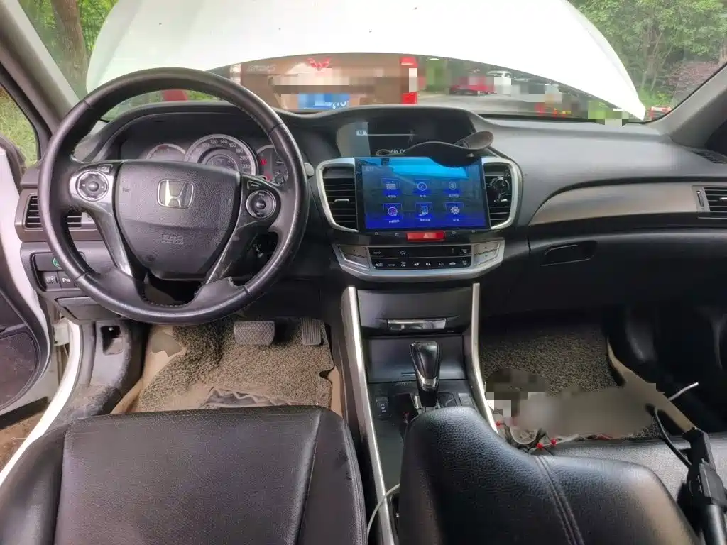 Honda Accord — миниатюра 13