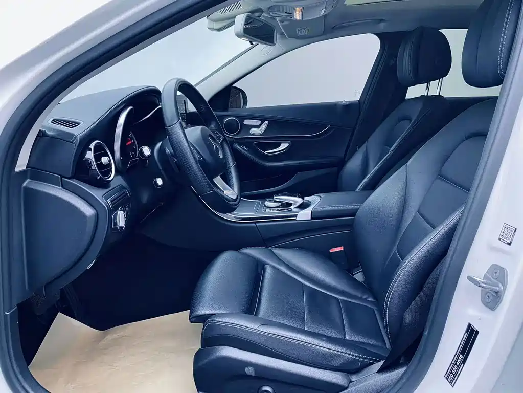 Mercedes-Benz C-Class — миниатюра 16