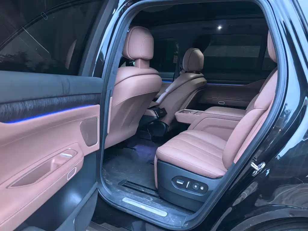 NIO ES8 2023 100kWh