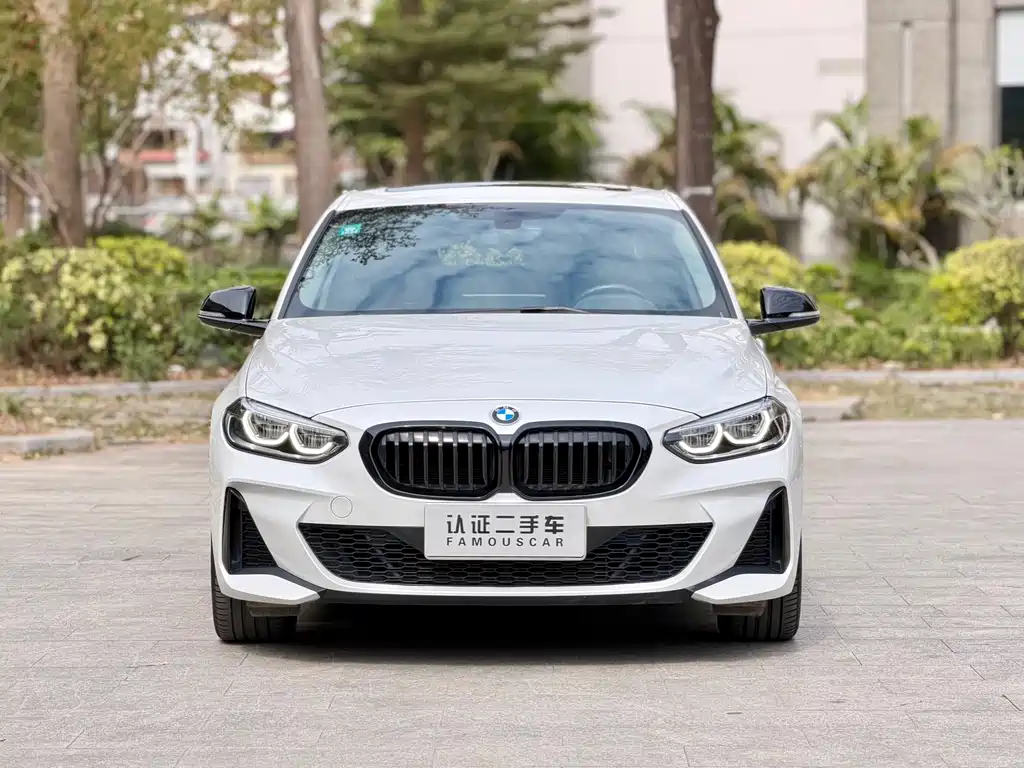 BMW 1 SERIES