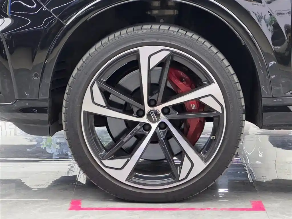 Audi SQ7 2024 4.0 TFSI