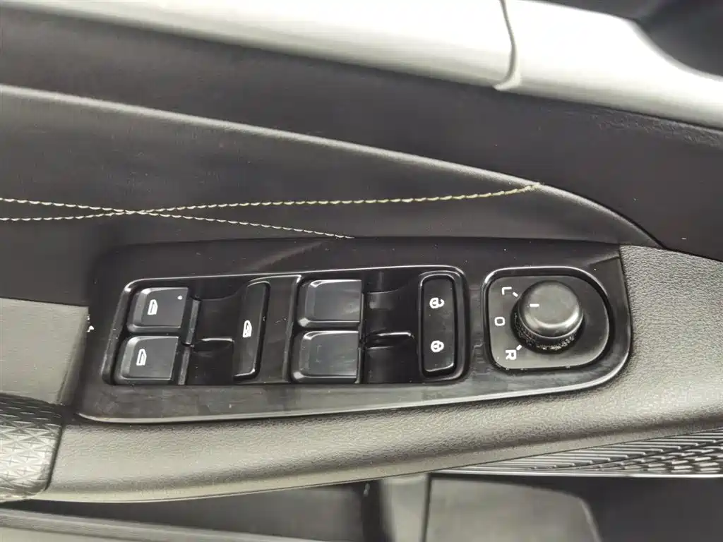Geely Emgrand 2022 4 1.5L CVT Luxury