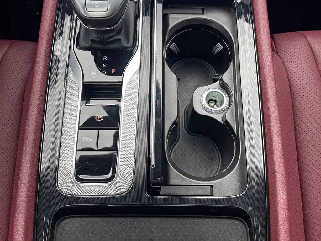 Hongqi Hongqi H5 — миниатюра 7