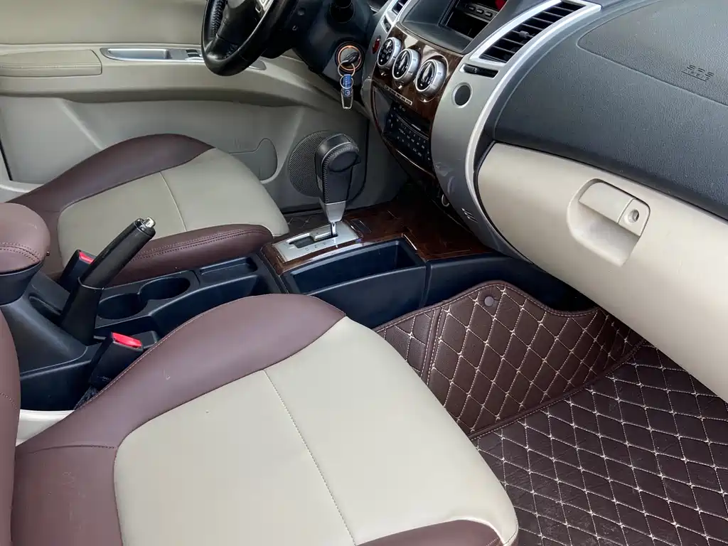 Mitsubishi Pajero Sport 2013 3.0L AT Luxury