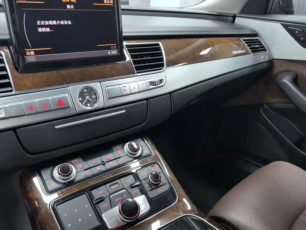 Audi A8 — миниатюра 11