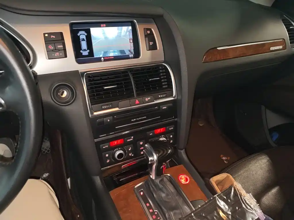 Audi Q7 — миниатюра 13