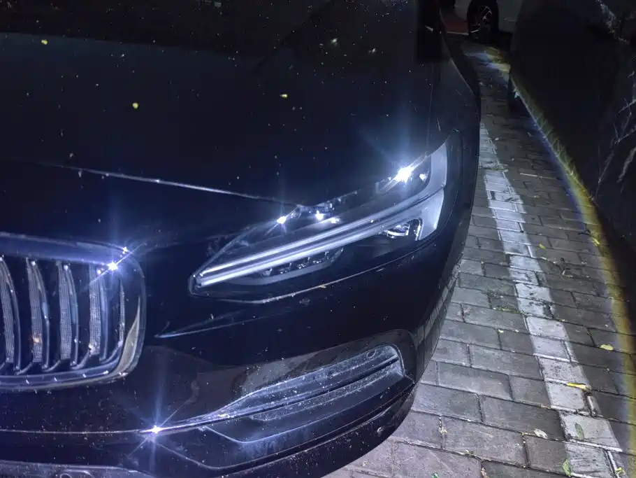 Volvo S90 — миниатюра 5