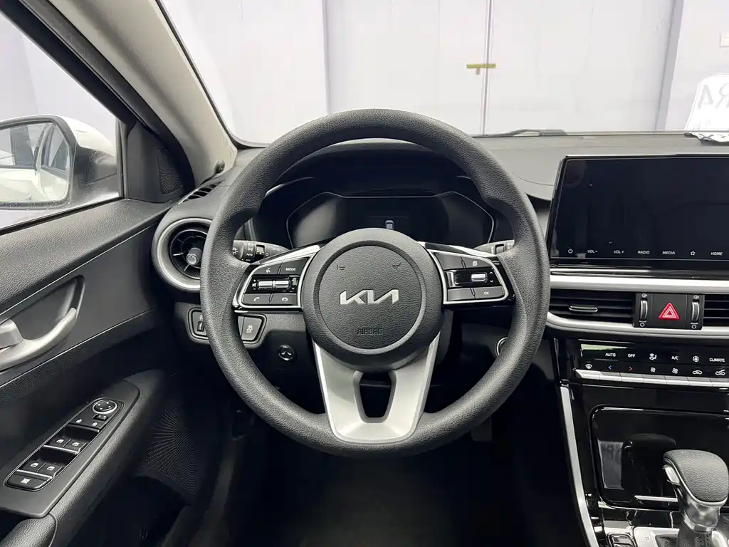Kia K3 — миниатюра 10