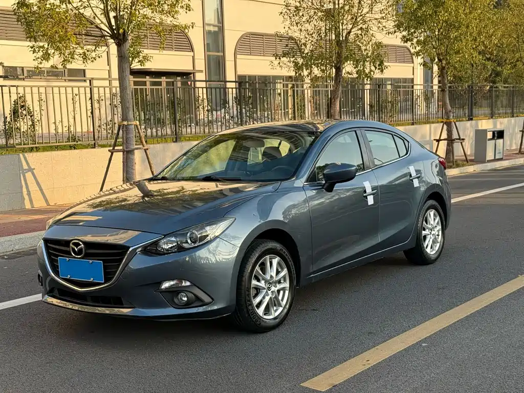 Mazda 3 Axela 2014