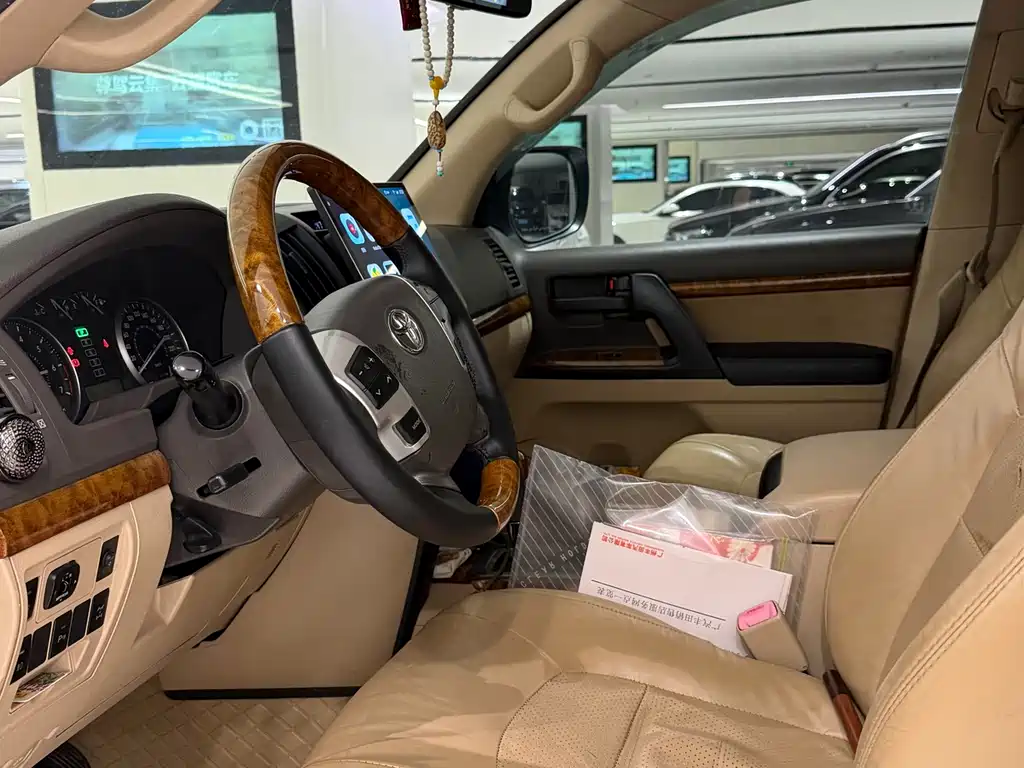 Toyota Land Cruiser 2014 4.0L AT
