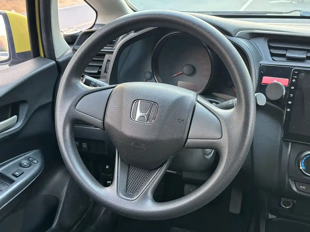 Honda Fit — миниатюра 9