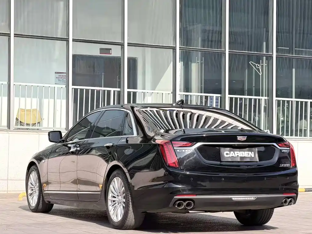 CADILLAC CT6