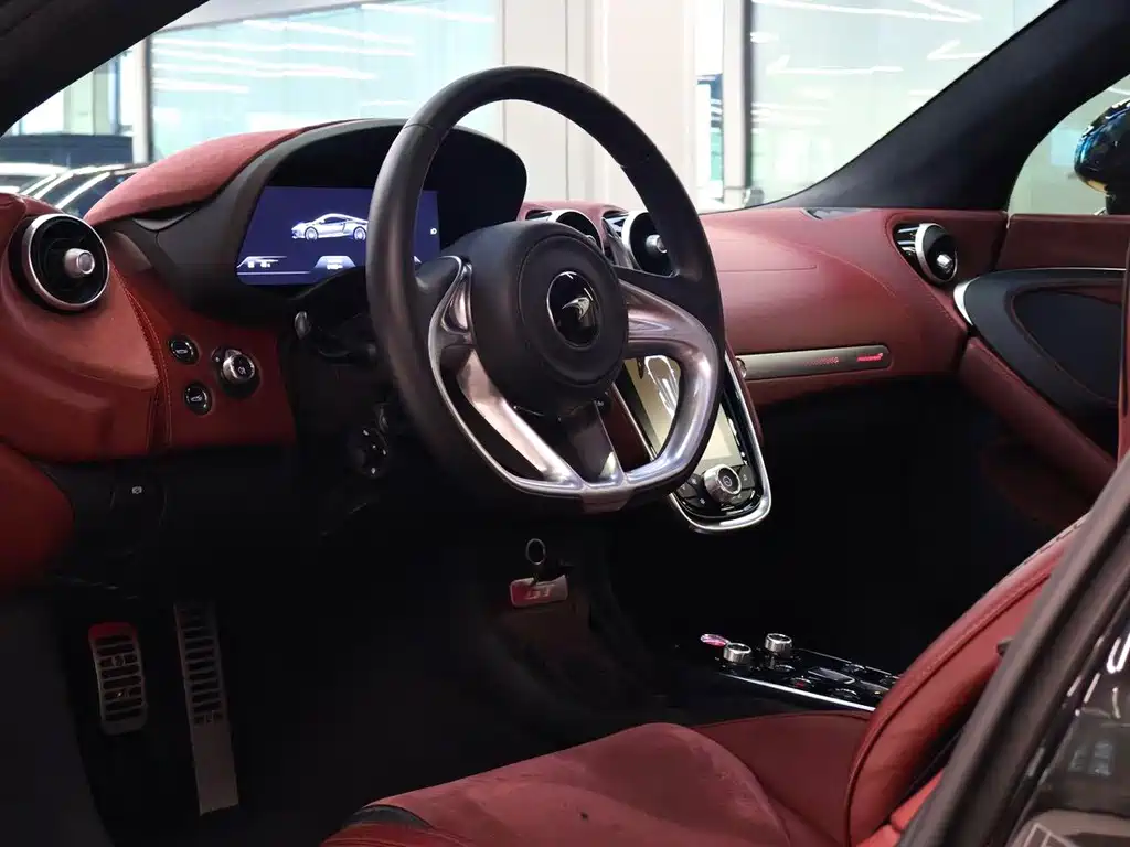 McLaren GT — миниатюра 10