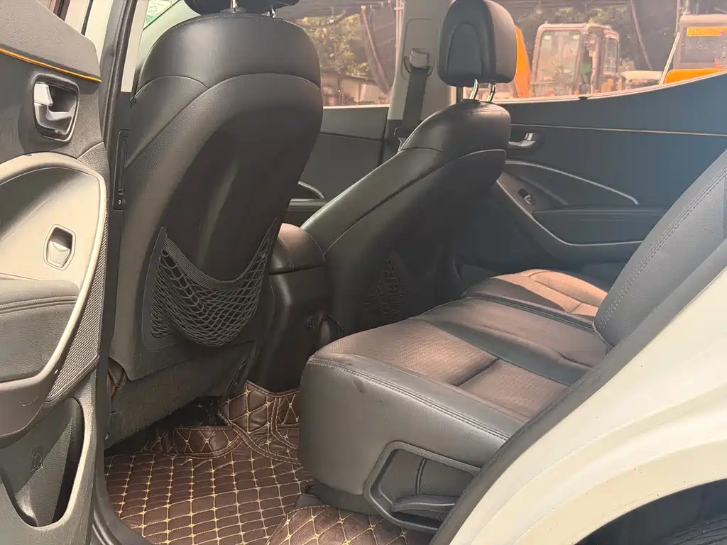 Hyundai Santa Fe 2.4L Auto 2WD Smart Type, фото 6