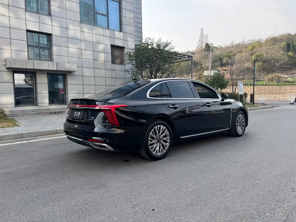 Hongqi H5 2023 2.0T AT