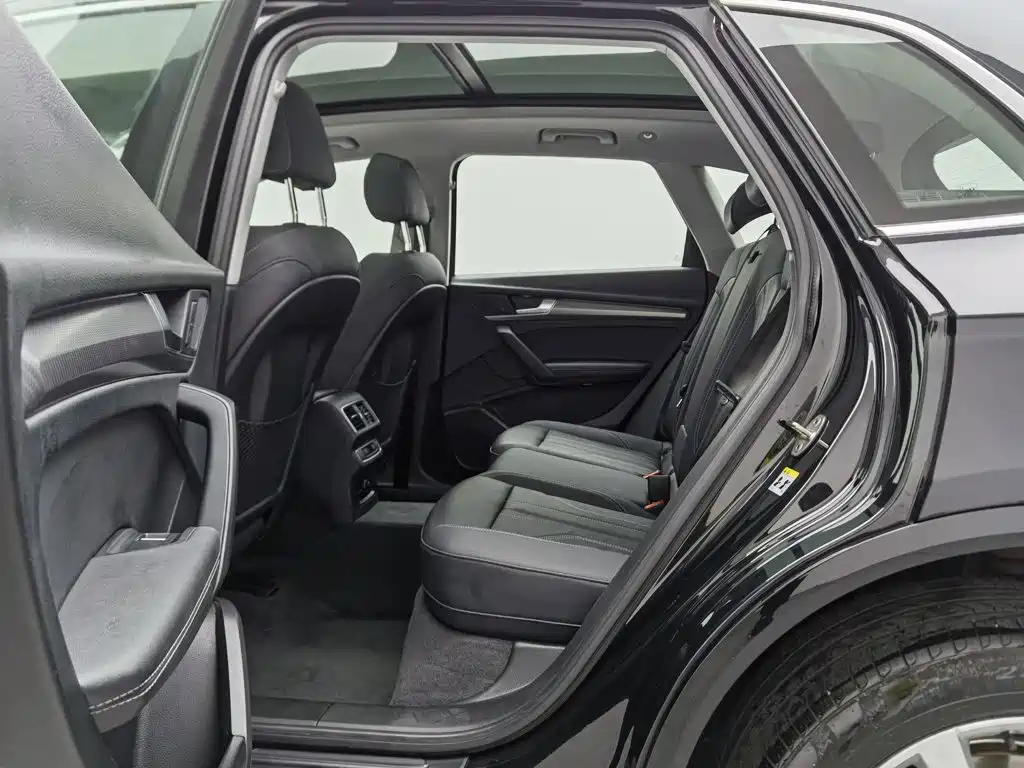 Audi Q5L — миниатюра 15