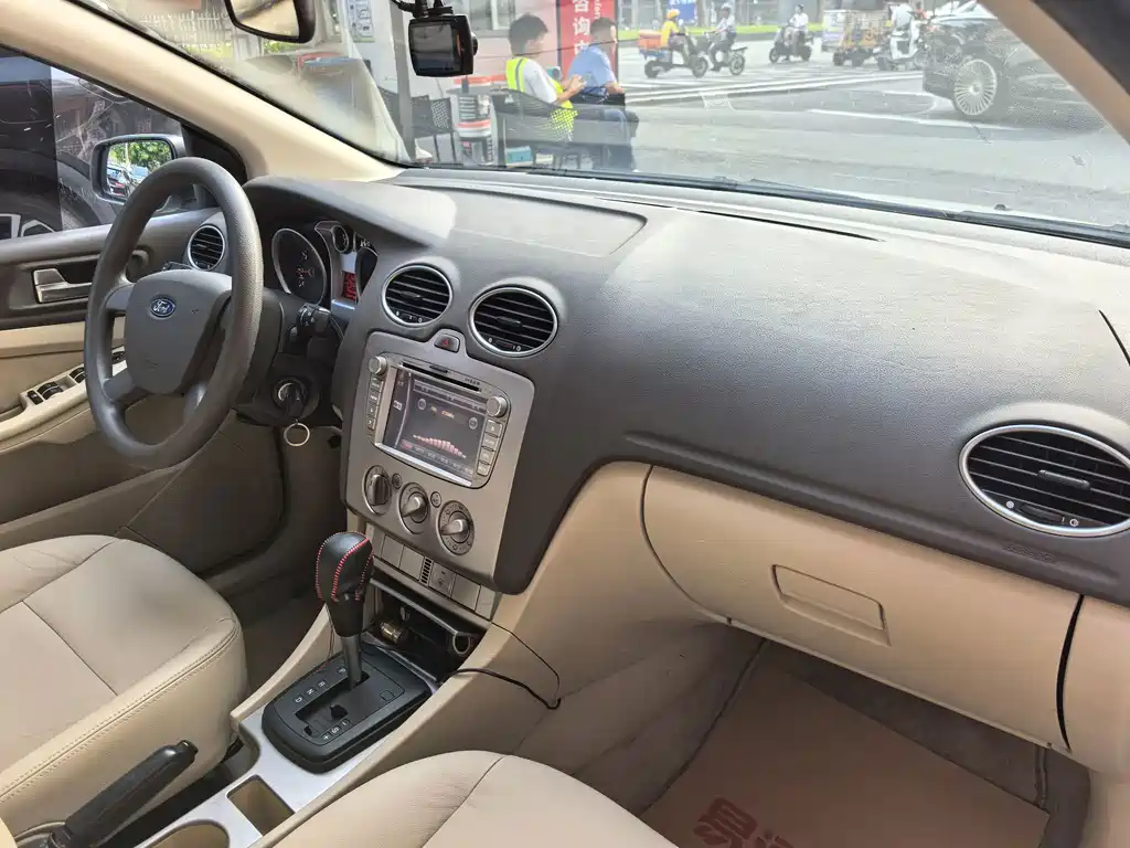 Ford Focus — миниатюра 11
