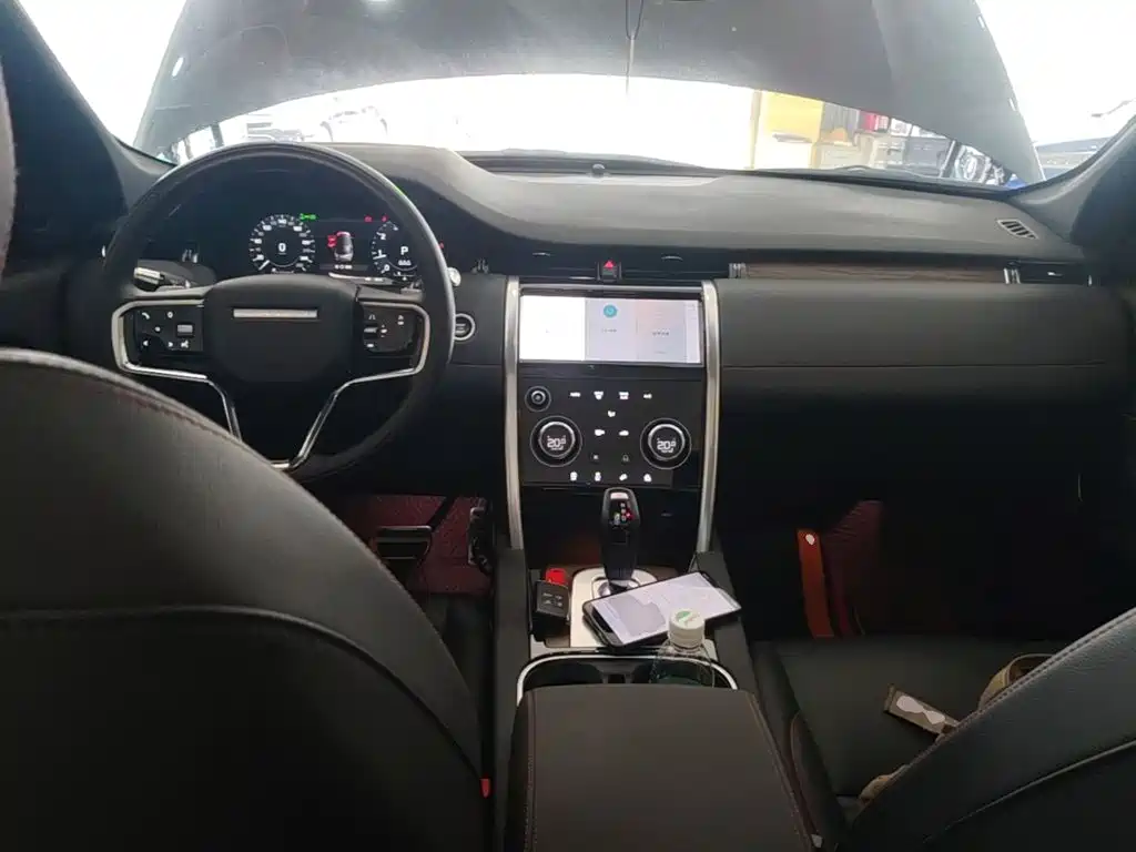 Land Rover Discovery Sport — миниатюра 10