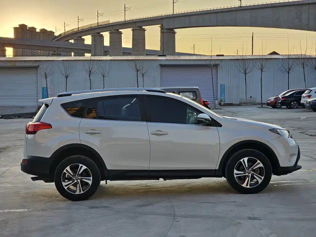 TOYOTA RAV4 RONGFANG