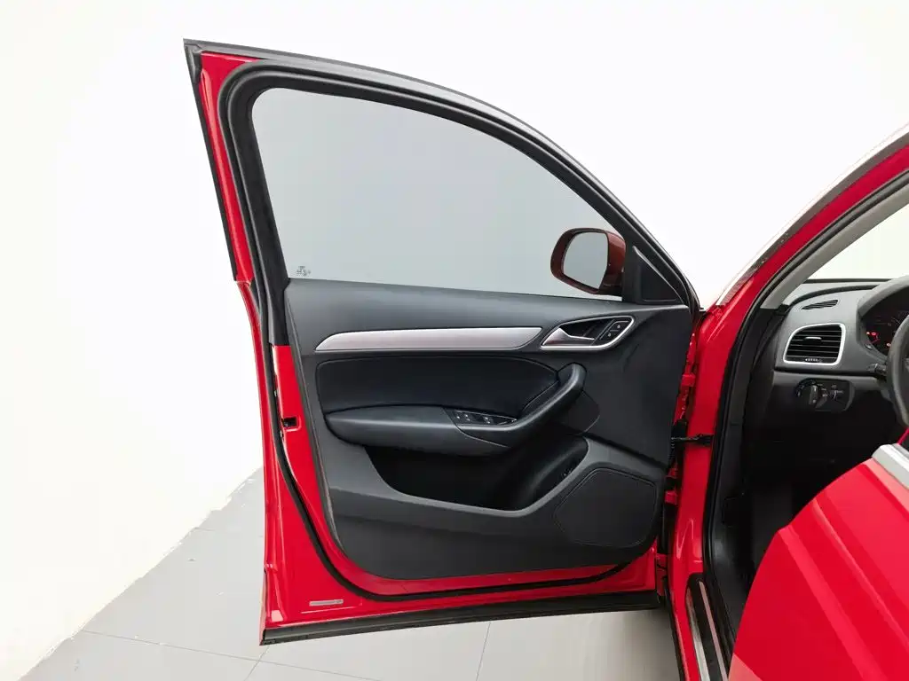 Audi Q3 — миниатюра 8