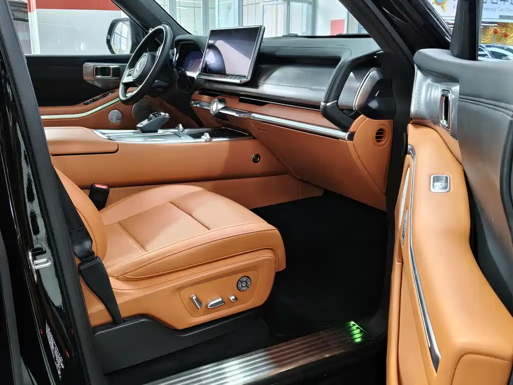 TANK TANK 700 NEW ENERGY