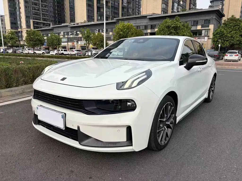 Lynk & Co 03 2020
