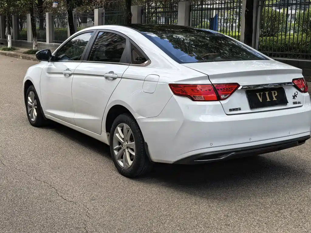 Geely Emgrand GL — миниатюра 4
