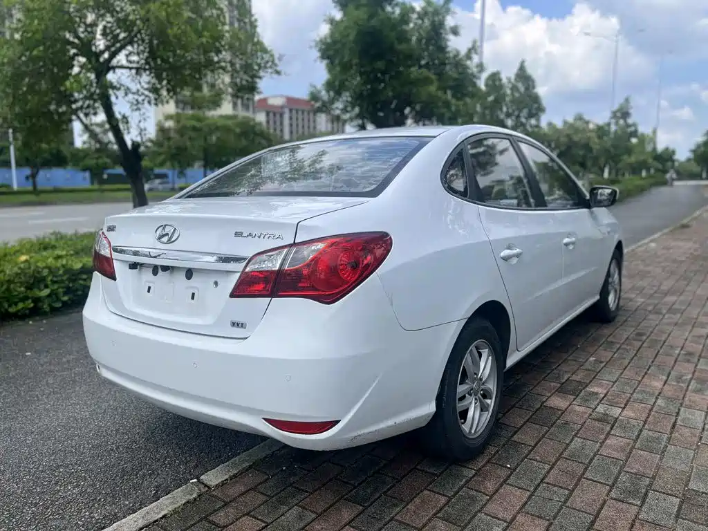 Hyundai Elantra 2011 1.6L AT Comfort