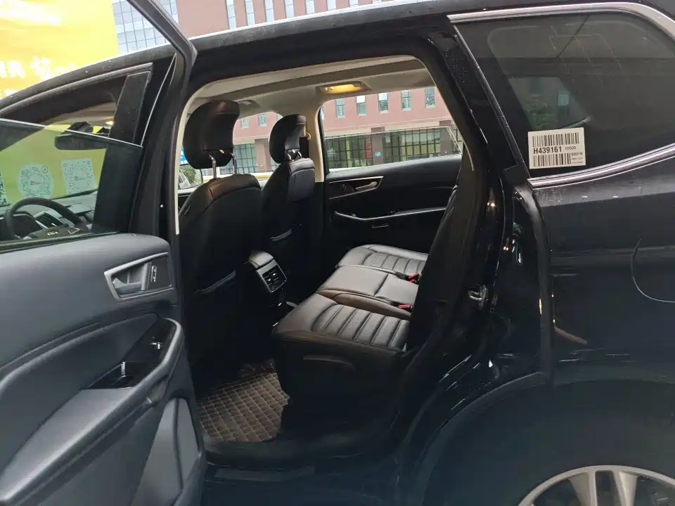 Ford Edge — миниатюра 7