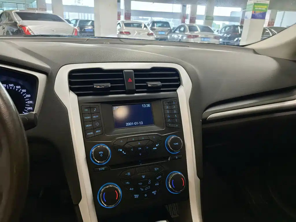 Ford Mondeo — миниатюра 12
