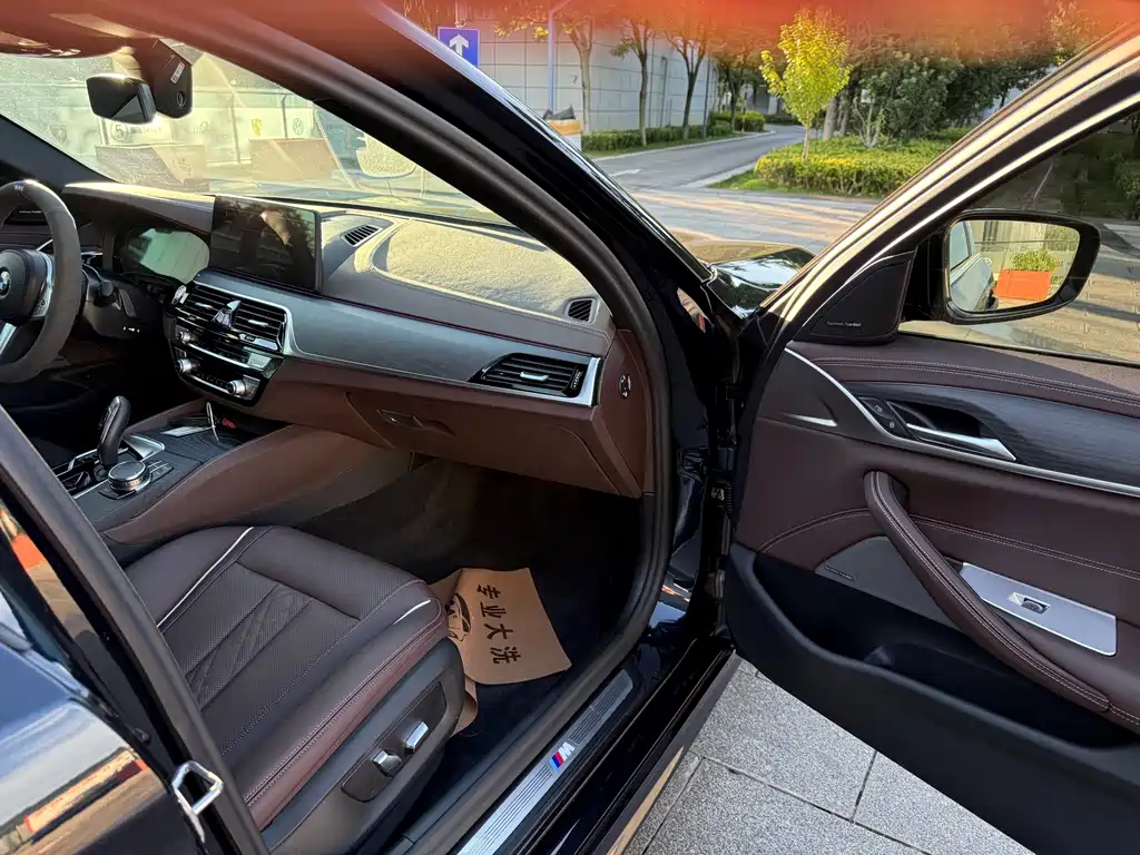 BMW 5 Series — миниатюра 44